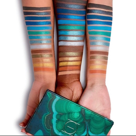 HIPDOT: Cenote Eyeshadow Palette - Picture 1 of 8